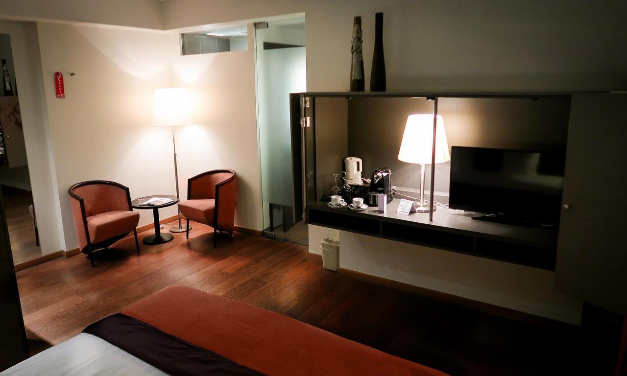 Hotel Van Eyck Maaseik Zewnętrze zdjęcie